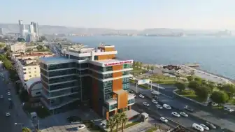 İzmir Bayraklı Belediyesi'ne Operasyon: Eski Başkan Serdar Sandal Dahil 40 Kişi Hakkında Gözaltı Kararı