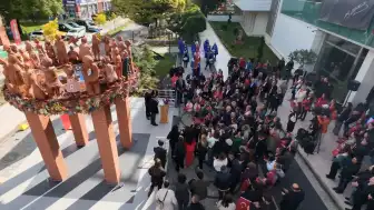 Tepebaşı Belediyesi'nin "Atatürk ve Dünya Çocukları" Kolektif Anıtı Açıldı