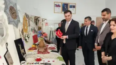 Çemişgezek Halk Eğitim Merkezi'nde Yıl Sonu Sergisi Açıldı