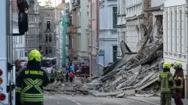 Almanya'da Tarihi Bina Çöktü: 3 Kişi Enkaz Altında Aranıyor