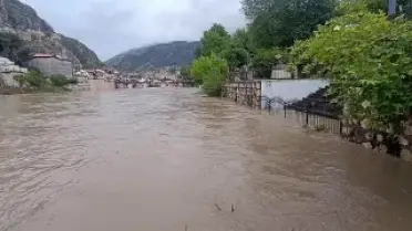 Amasya Valisi Bakan'dan Yeşilırmak Taşkını Uyarısı