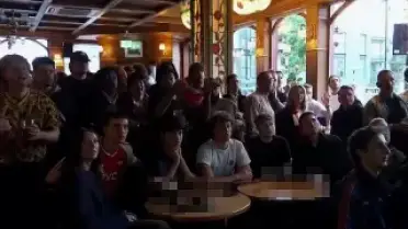 Arsenal, Manchester City'nin Takılmasıyla 22 Yıl Sonra Şampiyon Oldu