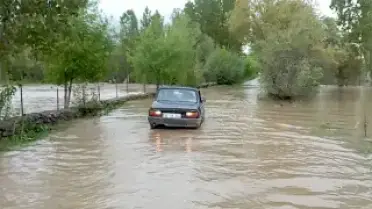 Çekerek Irmağı Taştı: Tokat'ta Köylerde Ulaşım ve Tarım Durdu