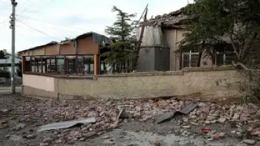 Eskişehir'de Yıldırım Caminin Minare Yıkılmasına Neden Oldu