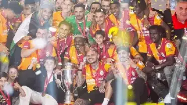 Galatasaray, Rams Park'ta Kupasını Aldı: 26. Şampiyonluk Kutlandı