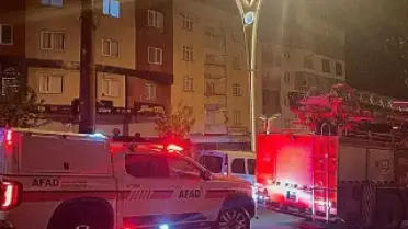 Hakkari'de Yapısal Hasar Riski Nedeniyle 6 Bina Tahliye Edildi