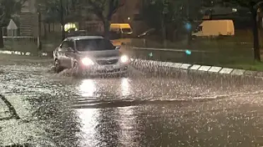 Kayseri'de Sağanak Sele Neden Oldu, Yollar Ulaşıma Kapandı