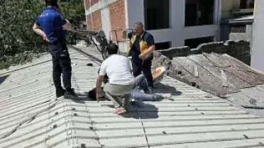 Mudanya'da Vinç Devrildi: 2 İşçi Yaralandı