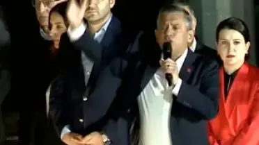 Özgür Özel: 'Bu binadayım, hiçbir yere gitmiyorum'