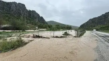 Tokat'ta Taşan Dere Ev ve Arazileri Vurdu