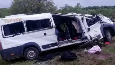Yozgat'ta öğrenci servisi devrildi: 2 öğrenci ve sürücü hayatını kaybetti, 7 öğrenci yaralandı