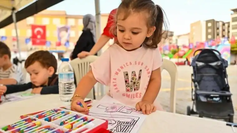 Bursa'da Çocuk Şenliği Düzenlendi