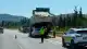 İzmir'de Otomobilin Tekne Taşıyan Çekiciye Çarpması Sonucu Kaza Meydana Geldi