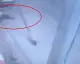 Yolda Yürüyen Kişinin Üzerine Aydınlatma Direği Devrildi