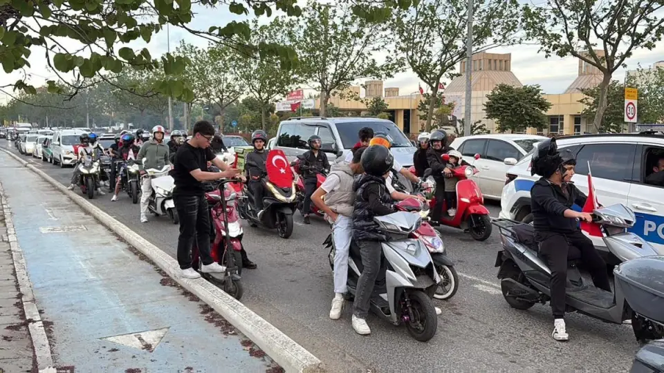 Çorlu'da Şehit Polis Memurları Erkan Tütüncüler ve Emrah Koç Anısına Konvoy Düzenlendi