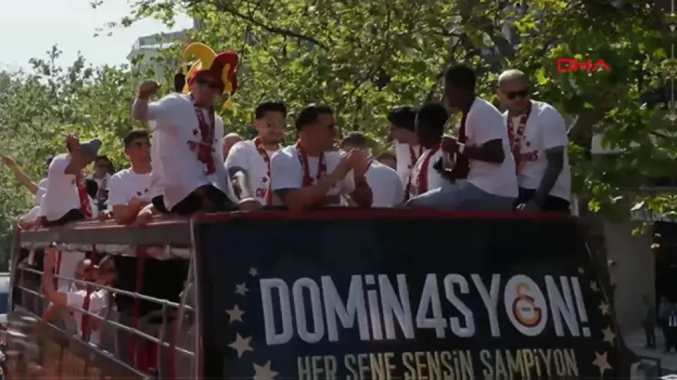 Galatasaray'dan 26. Şampiyonluk Kutlaması: İstanbul'da Otobüs Turu Başladı