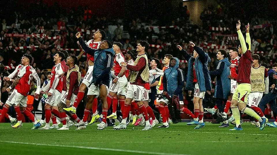 Arsenal, 22 Yıl Sonra Premier Lig'de Şampiyon Oldu