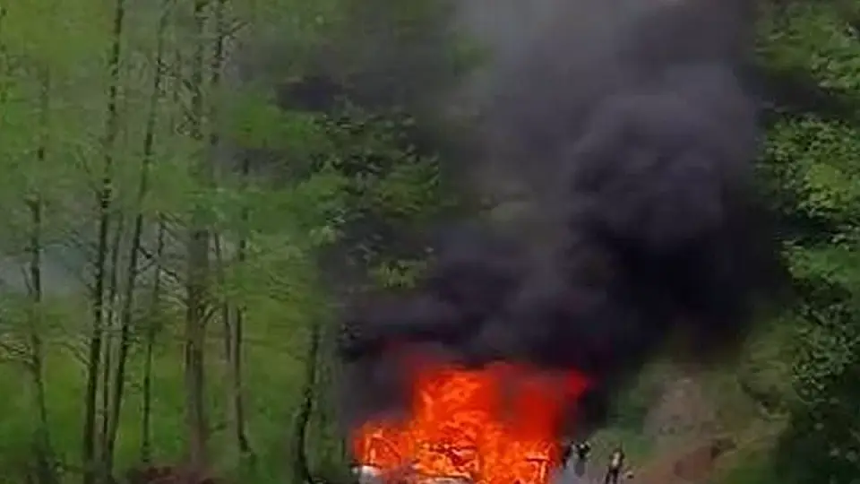 Artvin'de Seyir Halindeki Otomobilde Yangın Çıktı