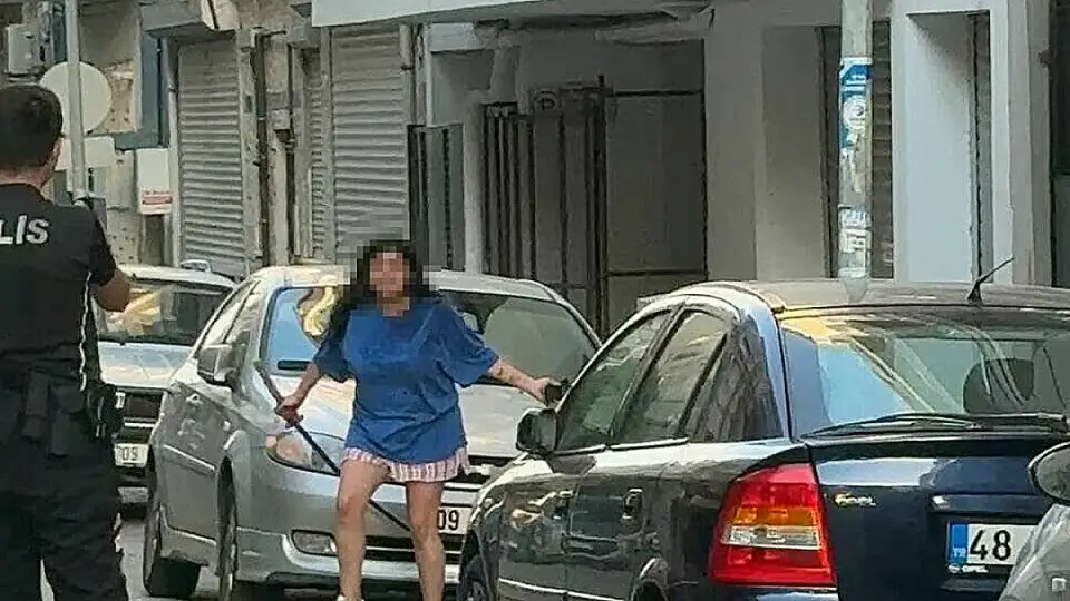 Aydın'da Kılıçlı Kadın Biber Gazıyla Etkisiz Hale Getirildi
