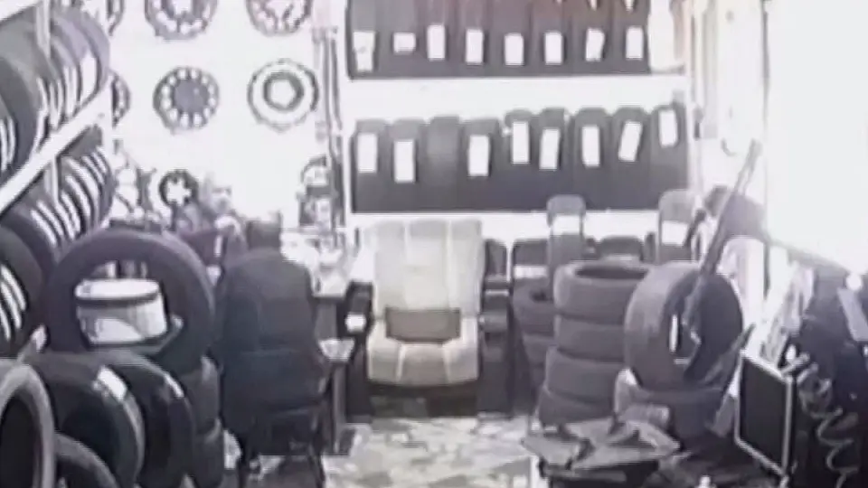 Bayrampaşa'da Akrabasını Silahla Vuran Şüpheli Kamerada