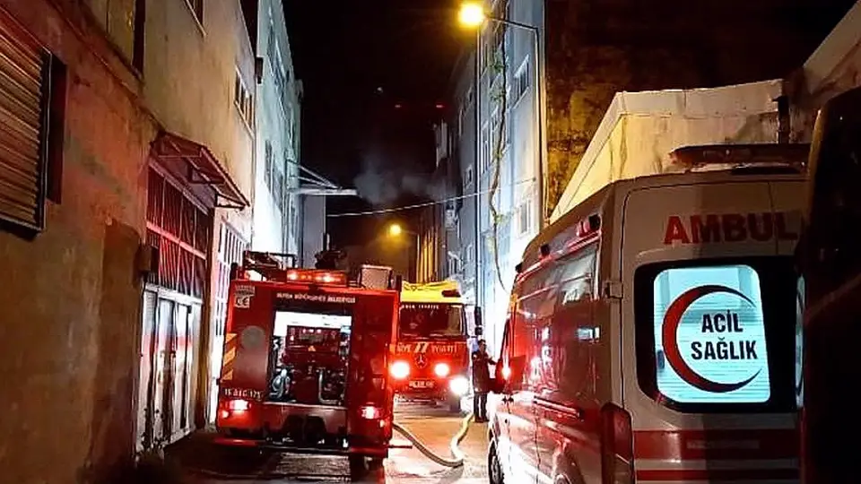 Bursa'da Tekstil Atölyesinde Yangın: Yaralı Yok, İş Yeri Kullanılamaz Hale Geldi