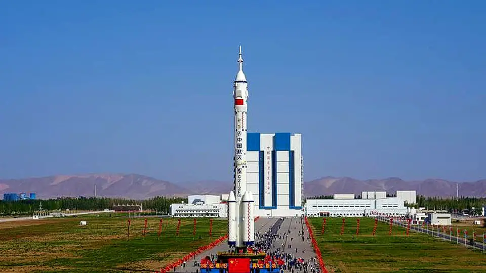 Çin'in Shenzhou-23 Uzay Aracı Fırlatma Sahasına Nakledildi