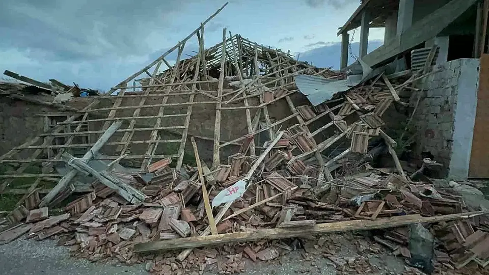 Çorum Sungurlu'da Hortum Felaketi: İki Köyde Evlerin Yüzde 80'i Yıkıldı, 5 Kişi Yaralandı