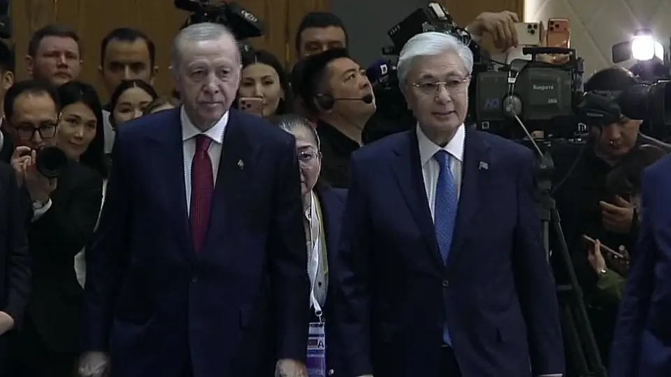 Cumhurbaşkanı Erdoğan, Astana'da Resmi Törenle Karşılandı