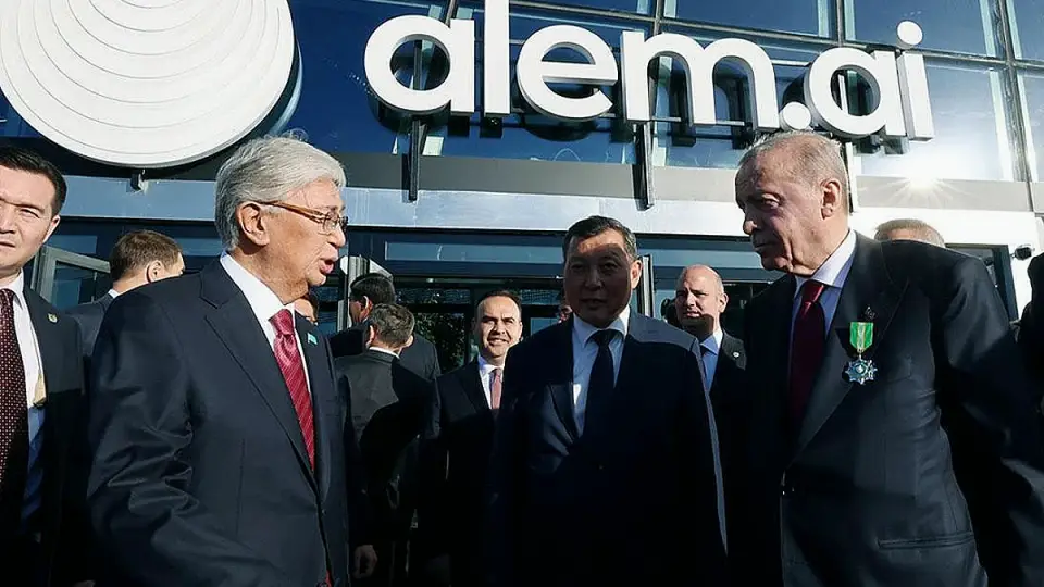 Cumhurbaşkanı Erdoğan ve Kazakistan Cumhurbaşkanı Tokayev, Alem.AI Yapay Zeka Merkezi'ni ziyaret etti