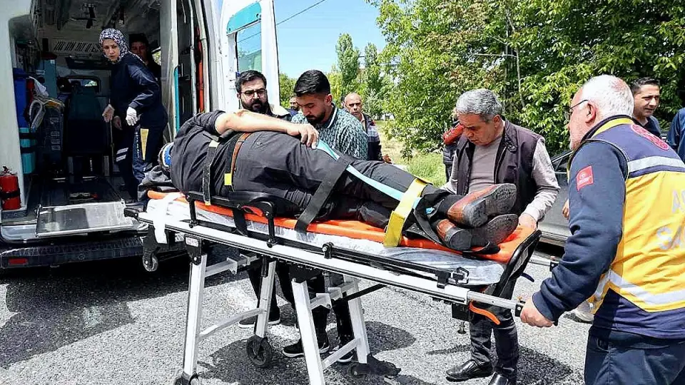 Elazığ'da Trafik Kazası: 5 Yaralı