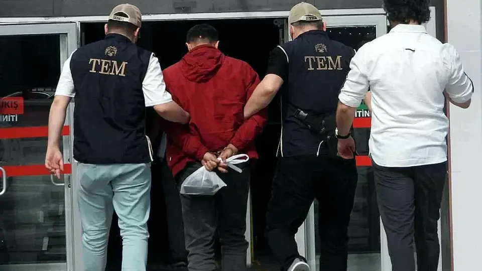 Eskişehir'de Kırmızı Bültenle Aranan Şüpheli Tutuklandı