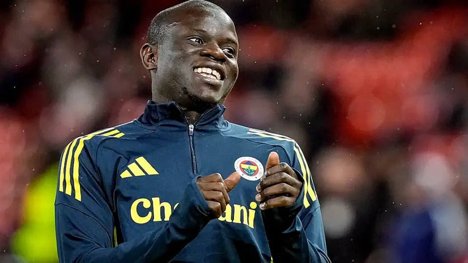 Fenerbahçe, Lucas Chevalier'i Kadrosuna Katmayı Hedefliyor
