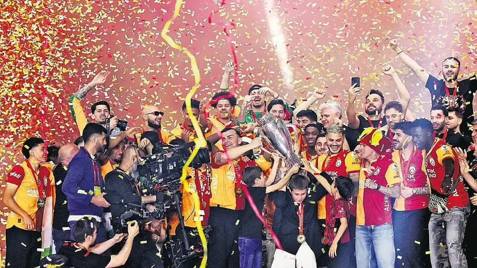 Galatasaray, 26. Şampiyonluğunu Coşkulu Bir Törenle Kutladı