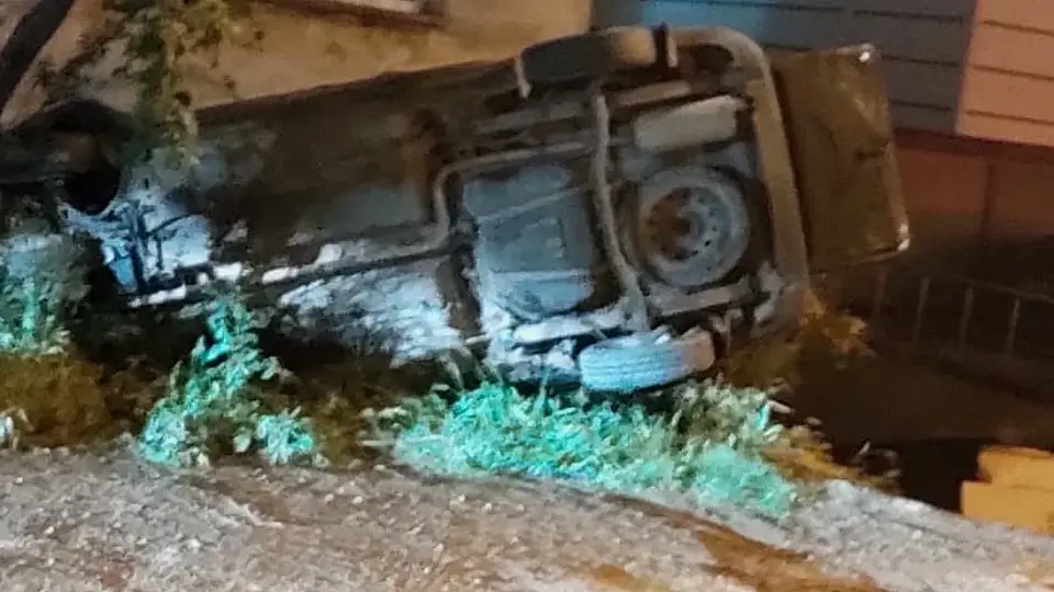 Giresun'da Hafif Ticari Araç Apartman Dairesine Girdi