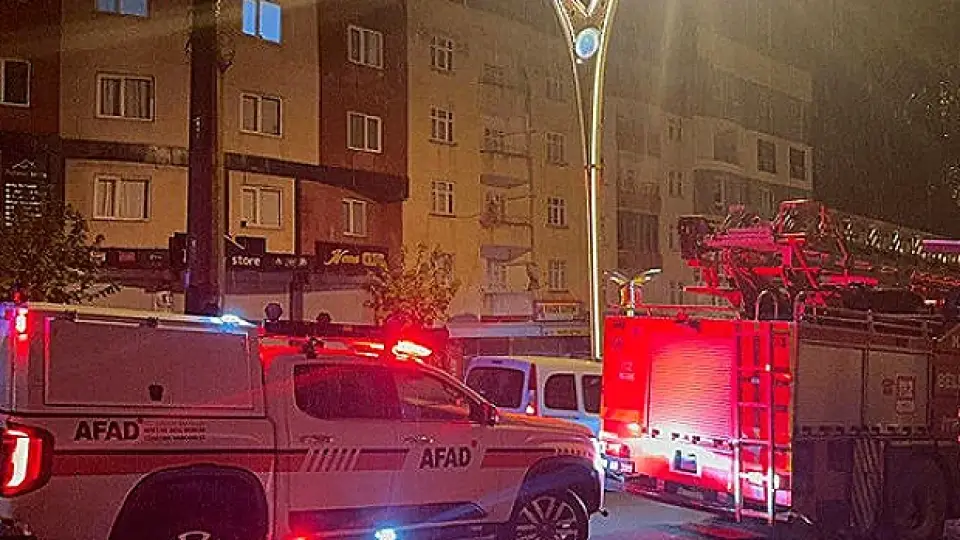 Hakkari'de Yapısal Hasar Riski Nedeniyle 6 Bina Tahliye Edildi