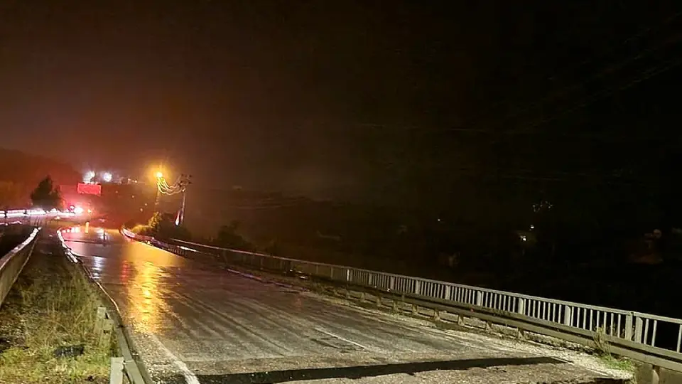 Hatay'da Sağanak Sel Taşkınlarına Neden Oldu, Köprü Çöktü