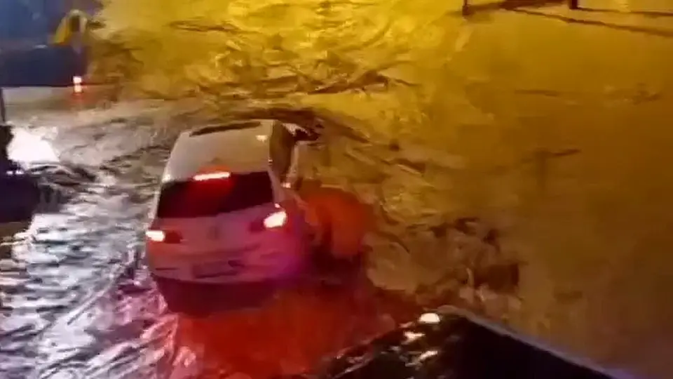 Hatay'ın Reyhanlı İlçesinde Şiddetli Yağış Nedeniyle Su Baskınları Meydana Geldi