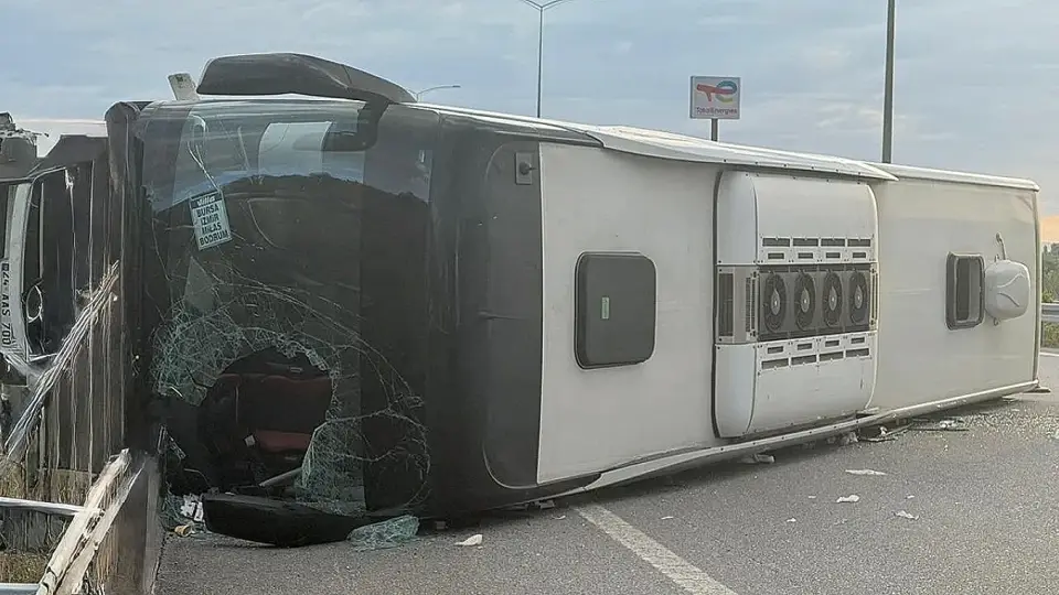 İstanbul-İzmir Otoyolu'nda Otobüs Kazası: 25 Yaralı