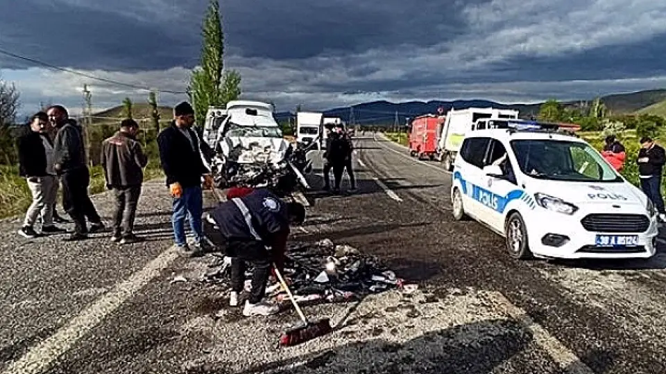 Kayseri'de Trafik Kazası: 1 Kişi Hayatını Kaybetti, 2 Kişi Yaralandı