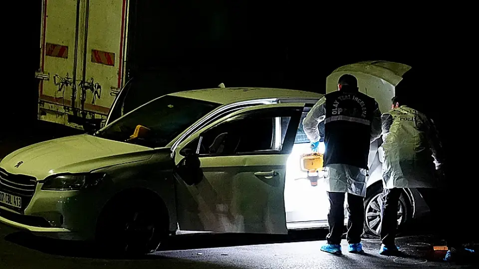Küçükçekmece'de Kovalamaca: 2 Şüpheli Yakalandı, 1 Polis Memuru Yaralandı