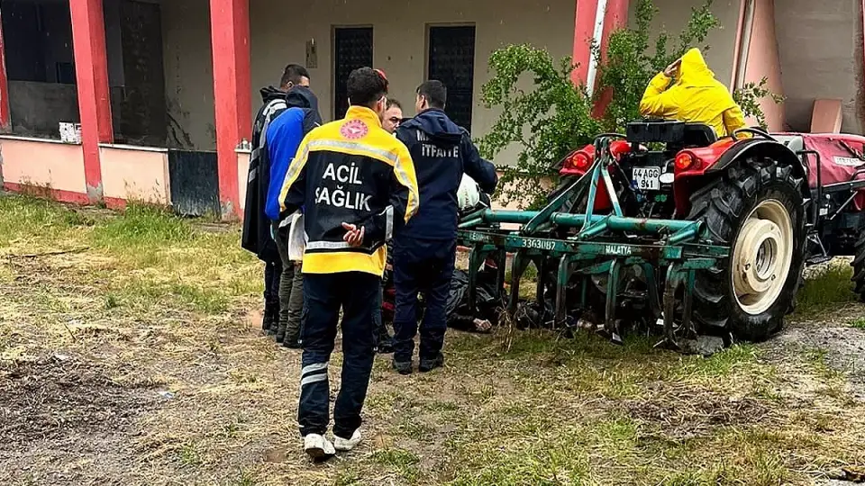 Malatya'da Eski Mahalle Muhtarı Traktör Kazasında Hayatını Kaybetti