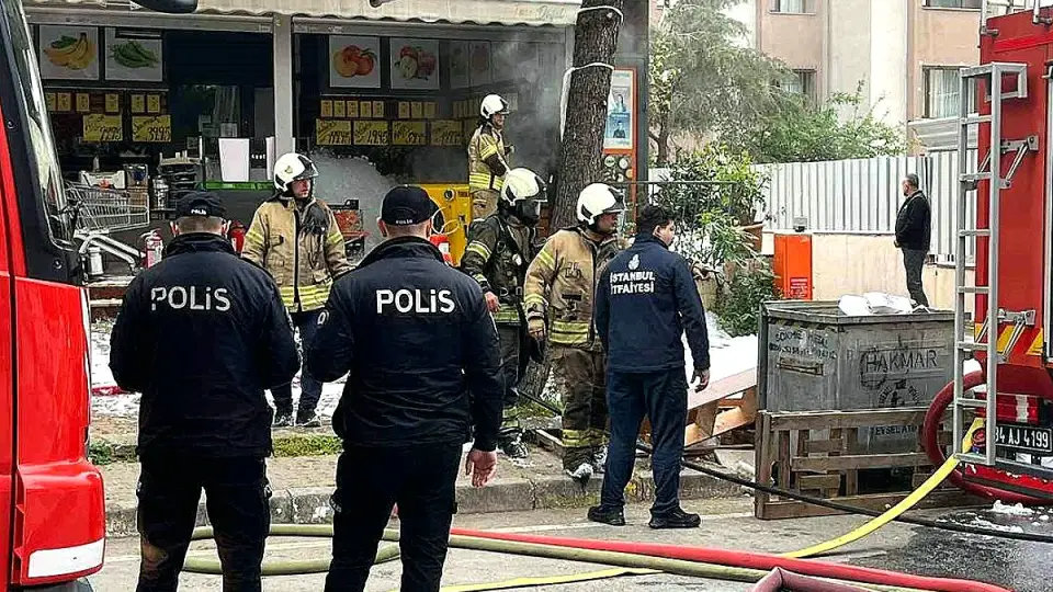 Maltepe'de Bir Depoda Yangın Çıktı