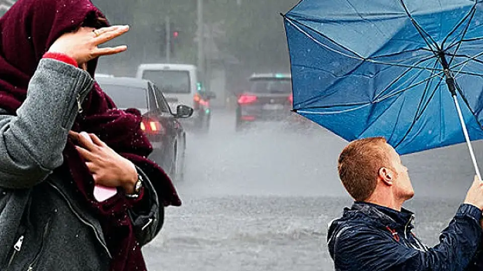 Meteoroloji'den Gök Gürültülü Sağanak ve Fırtına Uyarısı: Hava Sıcaklıkları Düşüyor