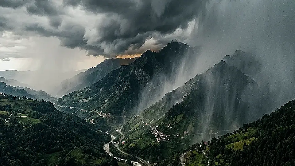 Orta ve Doğu Karadeniz'de Şiddetli Yağış Uyarısı: 10 İl İçin Sarı Kodlu Alarm