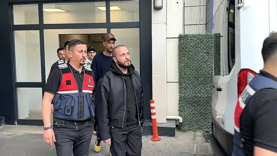 Ünlülere Yönelik Uyuşturucu Soruşturmasında Gözaltına Alınan 19 Kişi Sağlık Kontrolünden Geçirildi