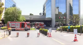 Beşiktaş'ta 20 Katlı Otelde Yangın: Otel Boşaltıldı