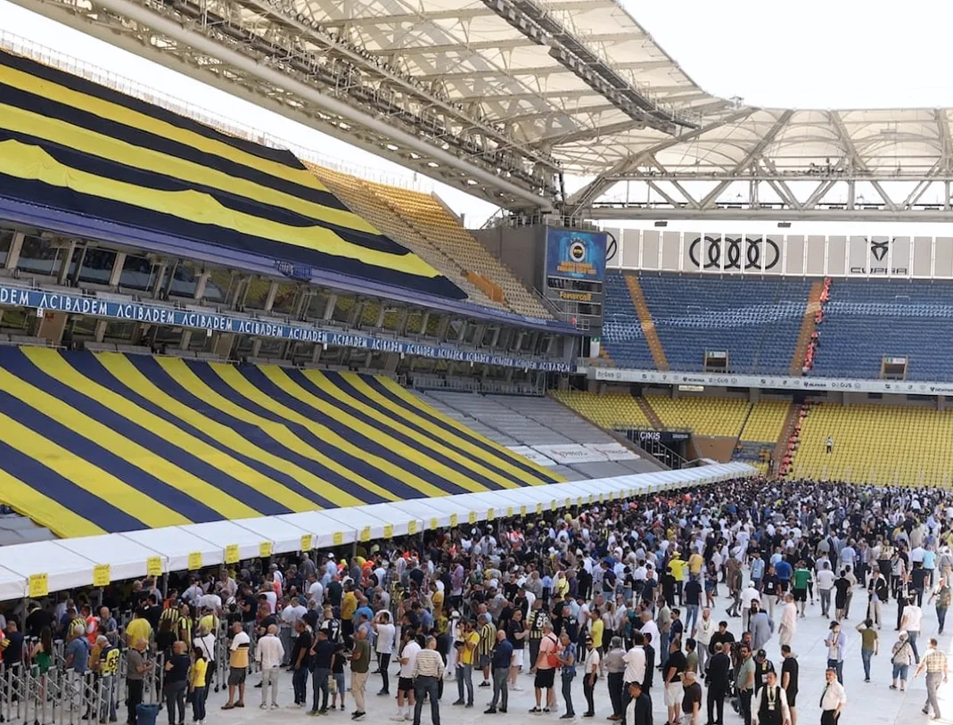 Fenerbahçe'de Seçim Belirsizliği Sürerken Galatasaray Zirvede