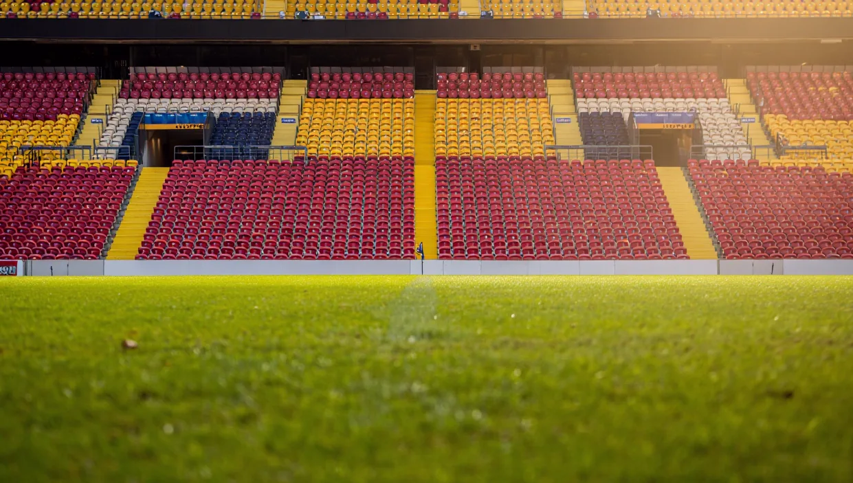 Galatasaray ve Fenerbahçe Derbisine Hazırlık: Muhtemel 11'ler ve Kritik Anlar