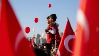 İzmir'de 23 Nisan Ulusal Egemenlik ve Çocuk Bayramı Kutlandı