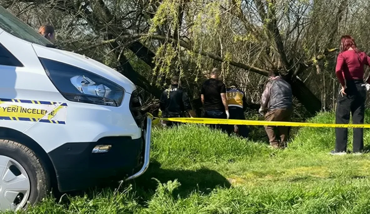 Kütahya'da Çay Kenarında Bir Erkek Cesedi Bulundu